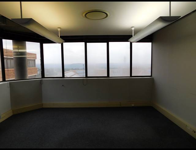 500M² OFFICE TO LET IN FERNDALE